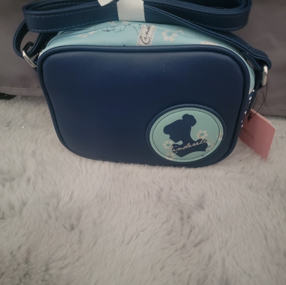 Disney Dani Danielle Nicole CROSSBODY BAG PURSE Cinderella - Picture 5 of 7